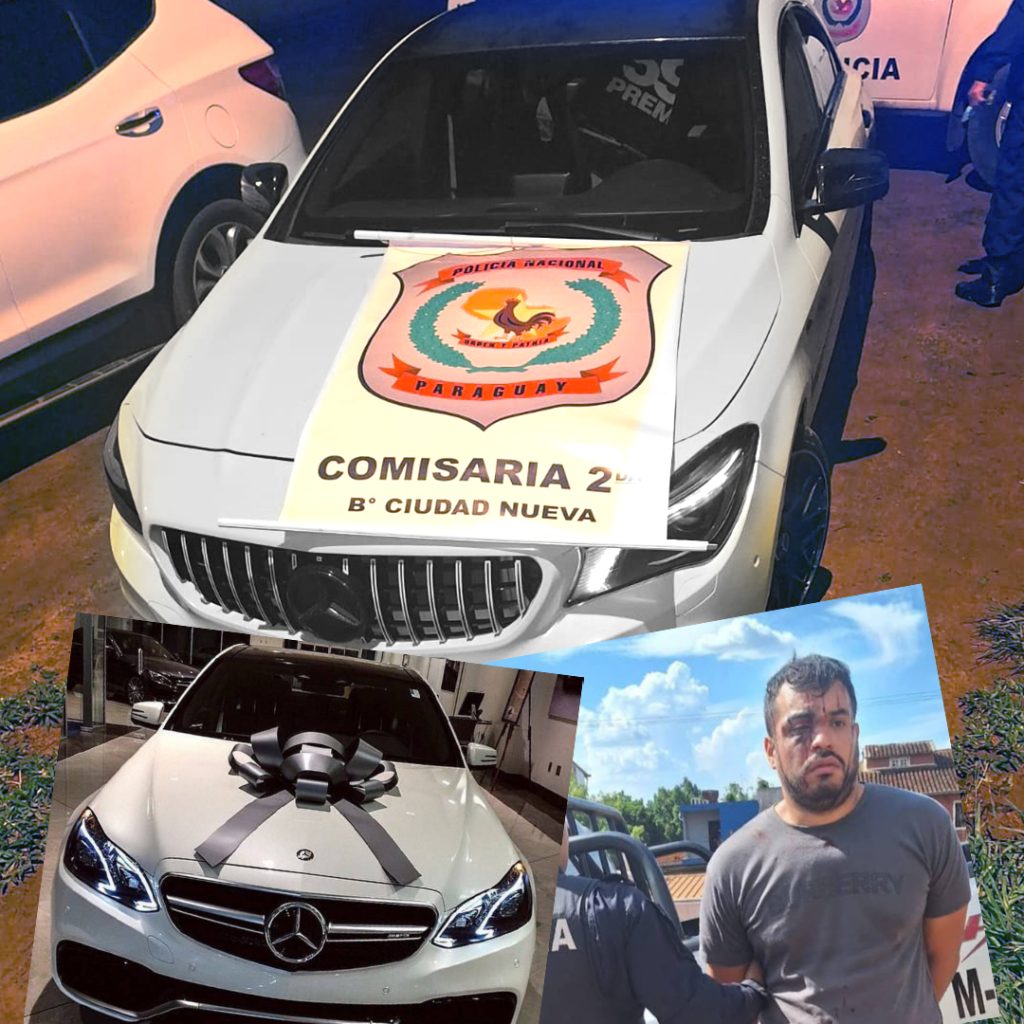 Fernando Raúl Arias Hermosa esposado y con el rostro visiblemente golpeado, frente al Mercedes Benz blanco que iba a ser sorteado, mientras una ilustración del mismo vehículo con moño simboliza la fachada engañosa usada por los malvivientes para promocionar rifas fraudulentas.
