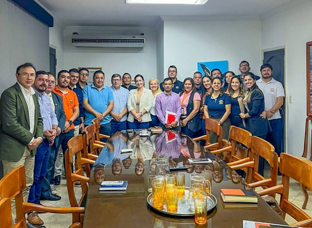 Intendente Daniel Mujica oficializa a los nuevos directores de áreas en la Municipalidad de Ciudad del Este